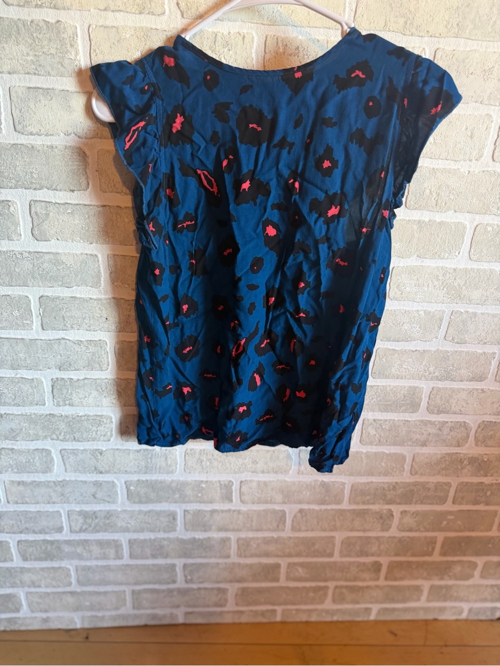 SHEIN Navy Blue Floral Cap-Sleeve Blouse with Red Accents